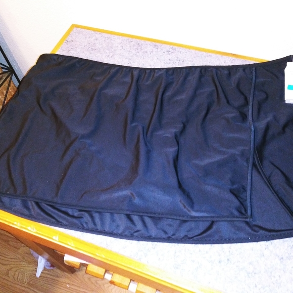 Time and Tru Dresses & Skirts - Brand New Woman Skirt w/built in Brief Plus Size